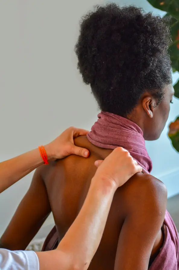 shoulders deep tissue massage