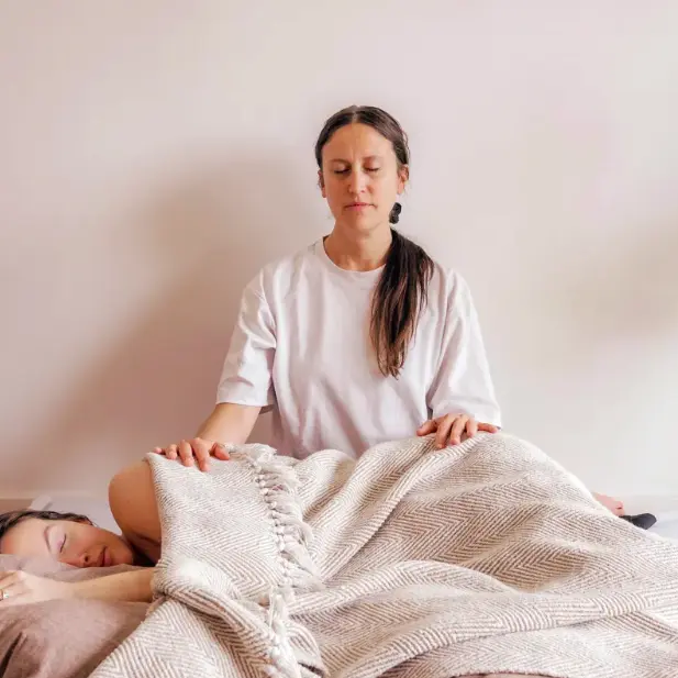 pregnancy massage in the comfort og your home